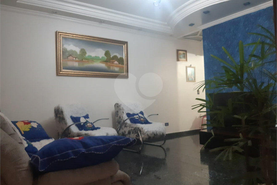 Sobrado à venda com 5 quartos, sendo 3 suítes, em Horto, São Paulo, SP