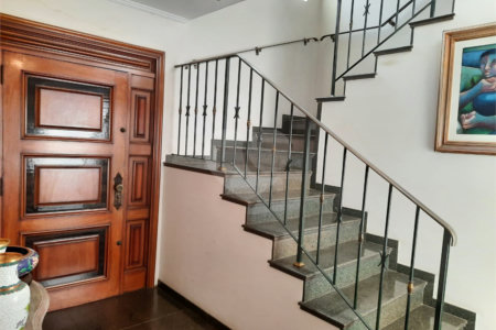 Sobrado à venda com 5 quartos, sendo 3 suítes, em Jardim Marajoara, São Paulo, SP