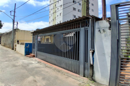Casa à venda com 3 quartos, sendo 1 suíte, em Vila Vitório Mazzei, São Paulo, SP
