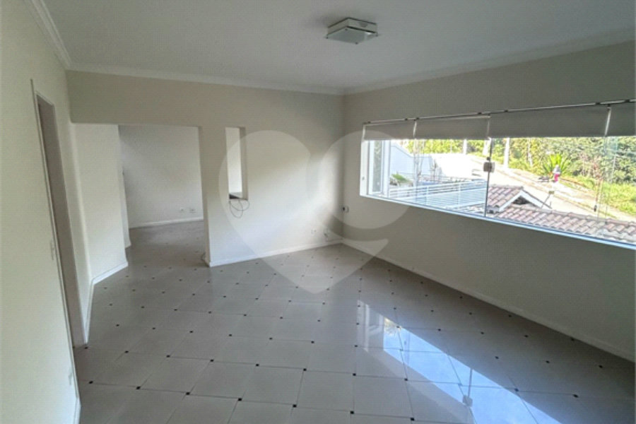 Sobrado à venda com 4 quartos, sendo 2 suítes,  em Tremembé, São Paulo, SP