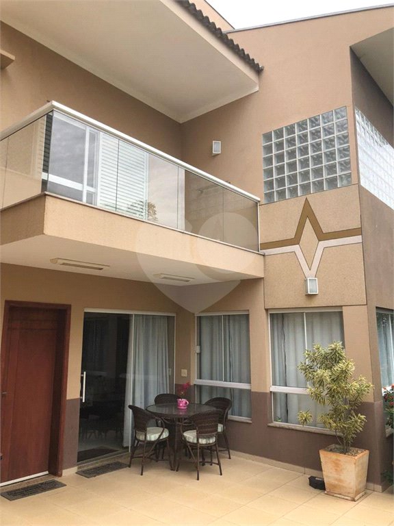 Casa à venda com 5 suítes no condomínio Terras de Mont Serrat, Salto - SP