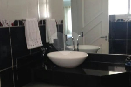 Condomínio à venda com 4 quartos, sendo 2 suítes, em Colinas do Paratehy, Mogi das Cruzes, SP