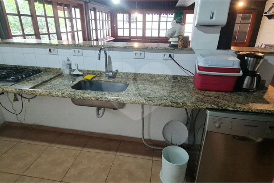 Casa à venda com 4 suítes no condomínio Jardim da Montanha I, Mairiporã - SP