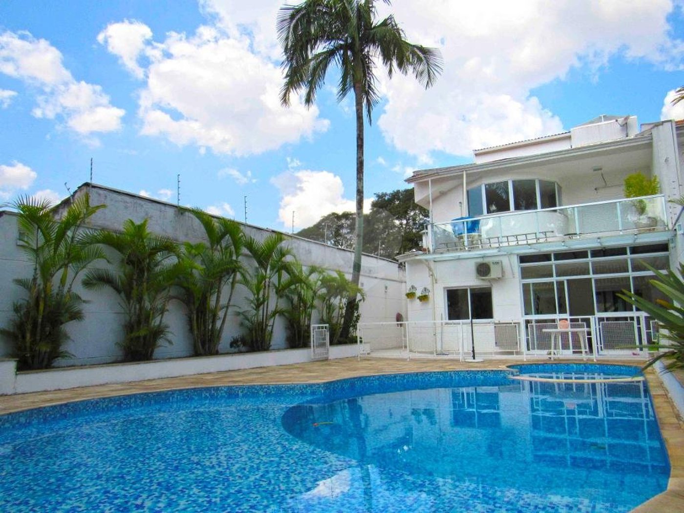 Sobrado à venda com 4 quartos, sendo 3 suítes, em Brooklin, São Paulo, SP