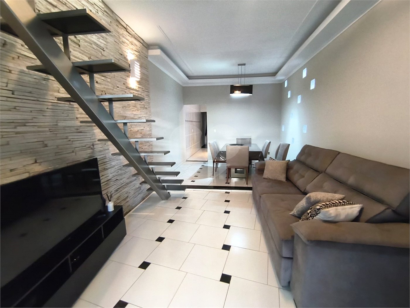 Casa à venda com 3 quartos, sendo 2 suítes,  em Vila Carolina, Itapetininga, SP