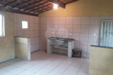 Sobrado à venda com 4 quartos em Vila Verde, São Paulo, SP