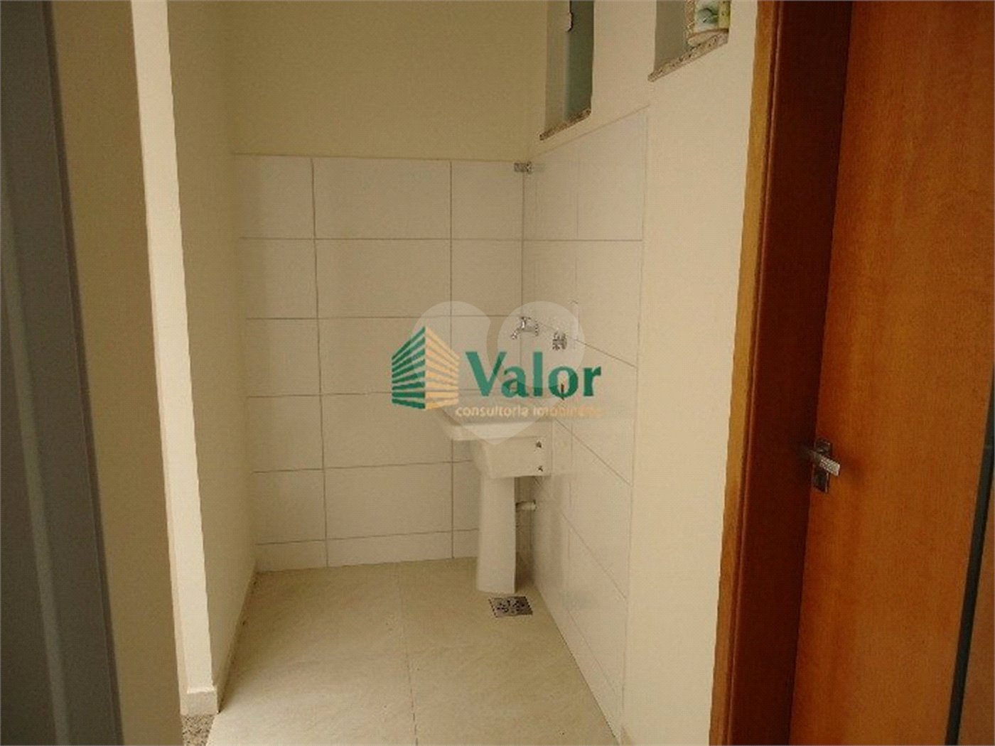 Casa no Condomínio Quebec, com 4 dormitórios, sendo 1 suíte.