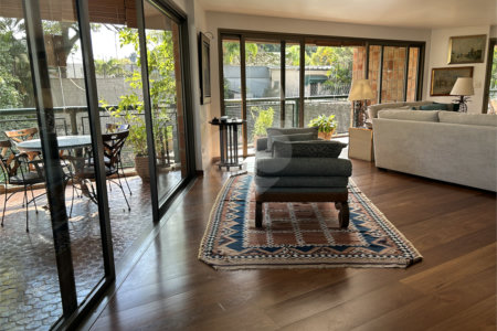 Apartamento à venda com 4 quartos, sendo 2 suítes,  em Paineiras do Morumbi, São Paulo, SP