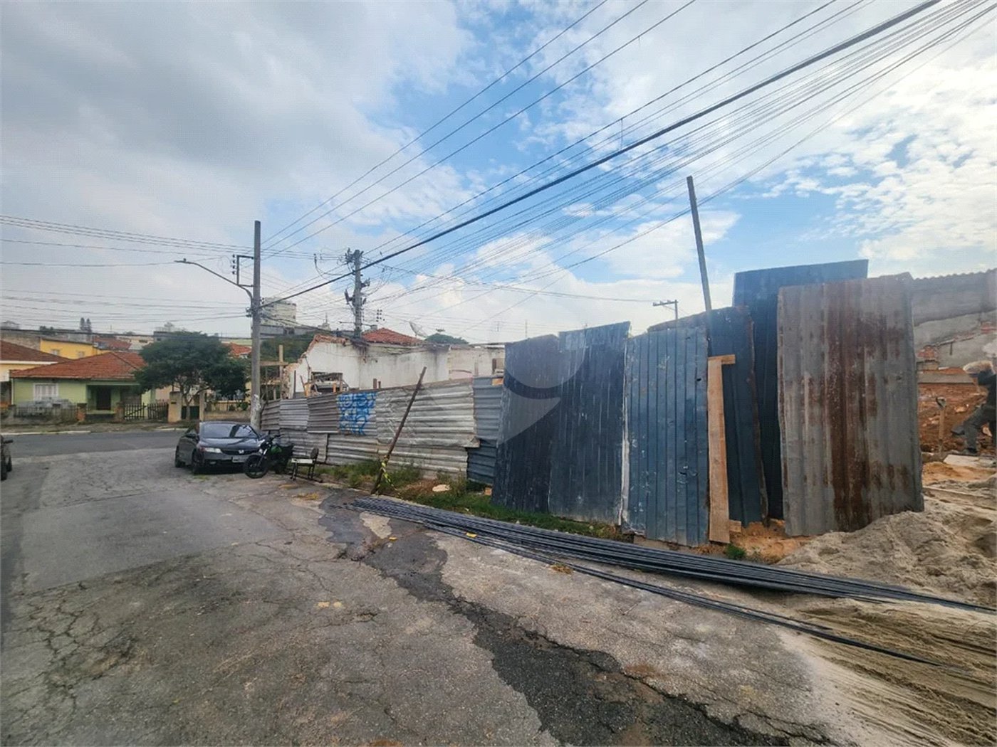 Sobrado à venda com 3 quartos, sendo 1 suíte, em Tremembé, São Paulo, SP