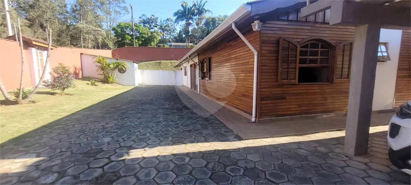Casa à venda com 3 quartos, sendo 2 suítes,  em Mantiqueira, Mairiporã, SP