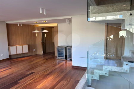 Cobertura à venda com 3 suítes em Vila Nova Conceição, São Paulo, SP