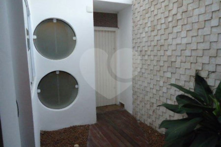 Sobrado à venda com 3 quartos, sendo 1 suíte, em Jardim Aeroporto, São Paulo, SP