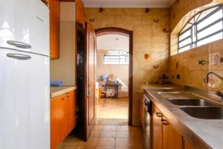 Casa à venda ou para alugar com 4 suítes em Vila Comercial, São Paulo, SP