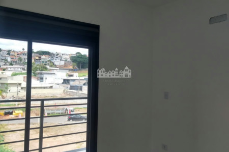 Sobrado à venda ou para alugar com 3 suítes em Jardim do Lago, Atibaia, SP