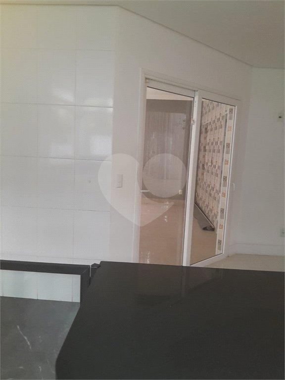 Casa à venda ou para alugar com 4 suítes em Chácaras São Carlos, Cotia, SP