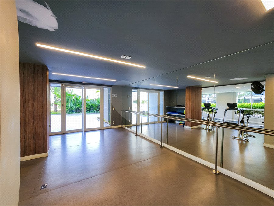 Apartamento à venda com 3 quartos, sendo 1 suíte, em Santo Amaro, São Paulo, SP