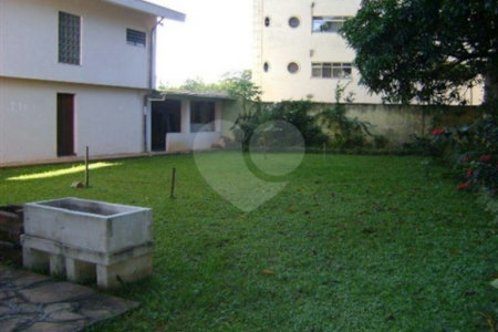 Sobrado à venda com 4 quartos, sendo 2 suítes, em Santo Amaro, São Paulo, SP