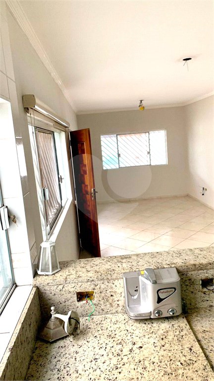 Casa à venda com 3 quartos, sendo 1 suíte, em Vila Figueira, Suzano, SP