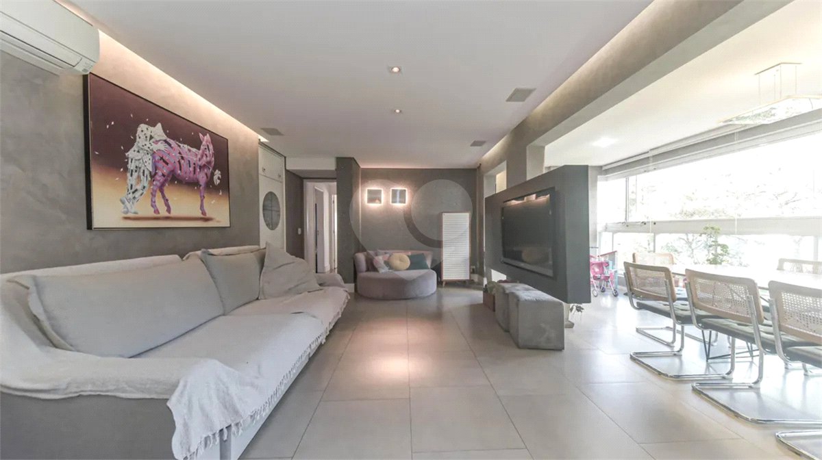 Apartamento à venda com 3 suítes em Vila Gertrudes, São Paulo, SP