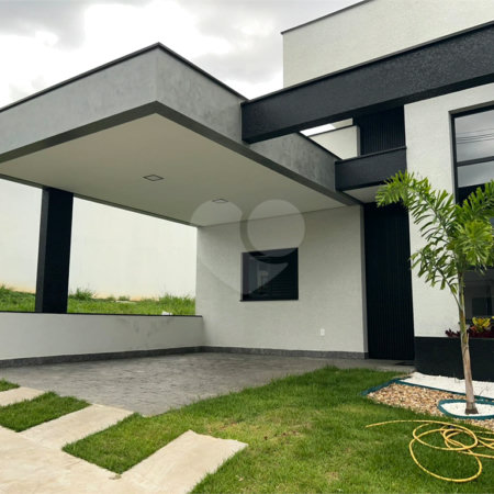 Casa à venda com 3 quartos, sendo 1 suíte, no condomínio Horto Florestal Villagio, Sorocaba - SP