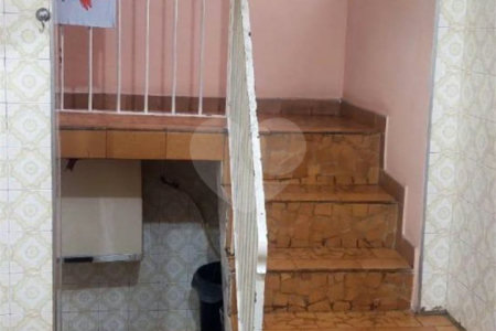 Sobrado à venda com 4 quartos, sendo 1 suíte, em Bosque da Saúde, São Paulo, SP