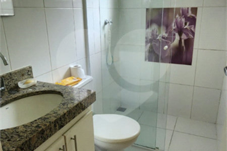 Casa à venda com 4 quartos, sendo 2 suítes, no condomínio Marinas, Bom Jesus dos Perdões - SP