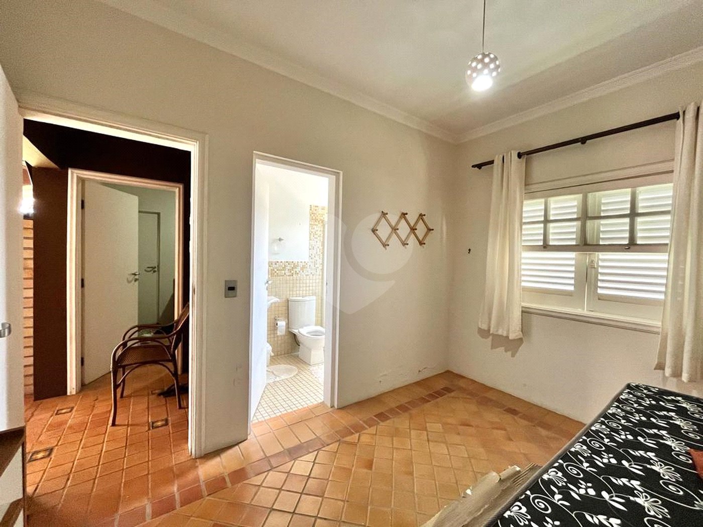 Casa à venda com 5 quartos, sendo 3 suítes, no condomínio Santa Teresa 1, Vinhedo - SP
