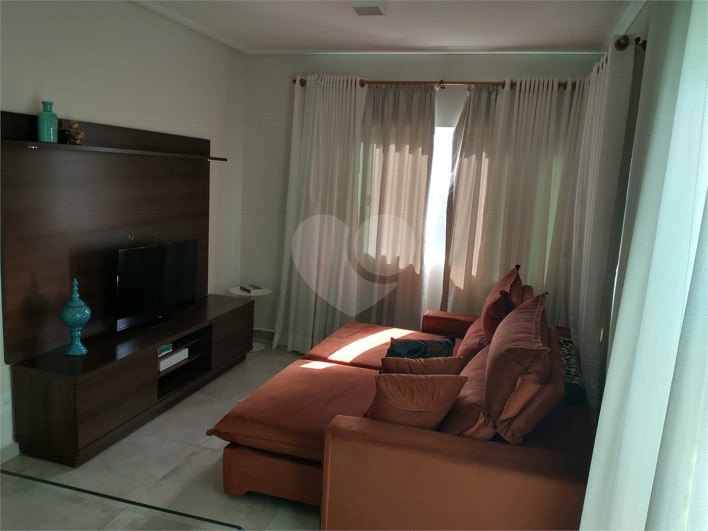 Casa à venda com 3 suítes no condomínio Residencial Central Parque, Salto - SP