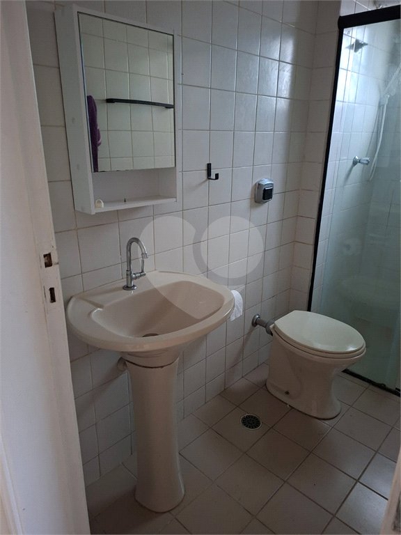 Apartamento à venda com 2 quartos em Parque Maria Domitila, São Paulo, SP