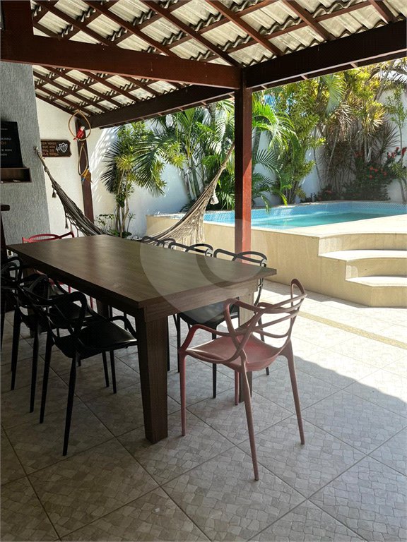 Casa à venda com 4 quartos, sendo 2 suítes, em Peró, Cabo Frio, RJ