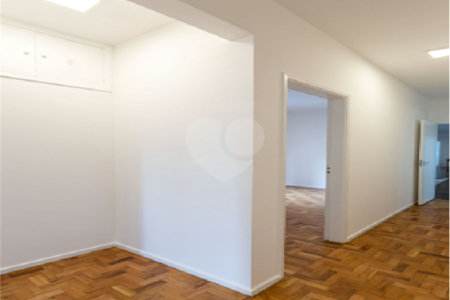 Apartamento à venda com 3 quartos, sendo 1 suíte, em Itaim Bibi, São Paulo, SP