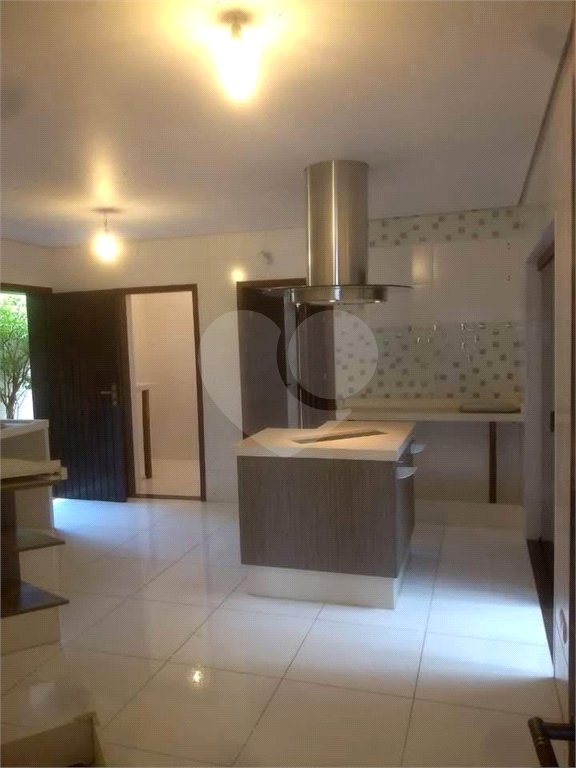 Casa à venda com 4 quartos, sendo 1 suíte,  em Vila Suissa, Mogi das Cruzes, SP