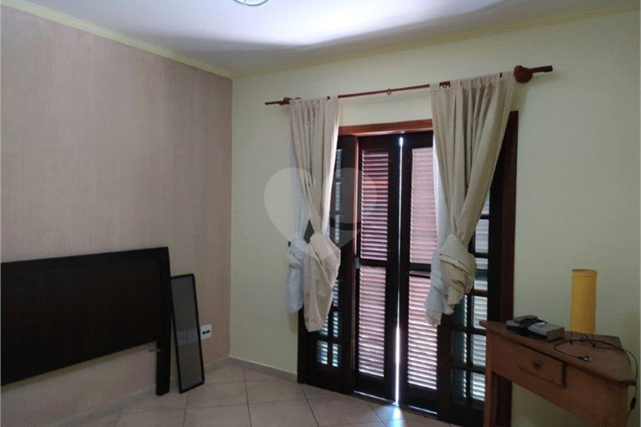 Casa à venda com 4 suítes no condomínio Parque Imperial, Mairiporã - SP