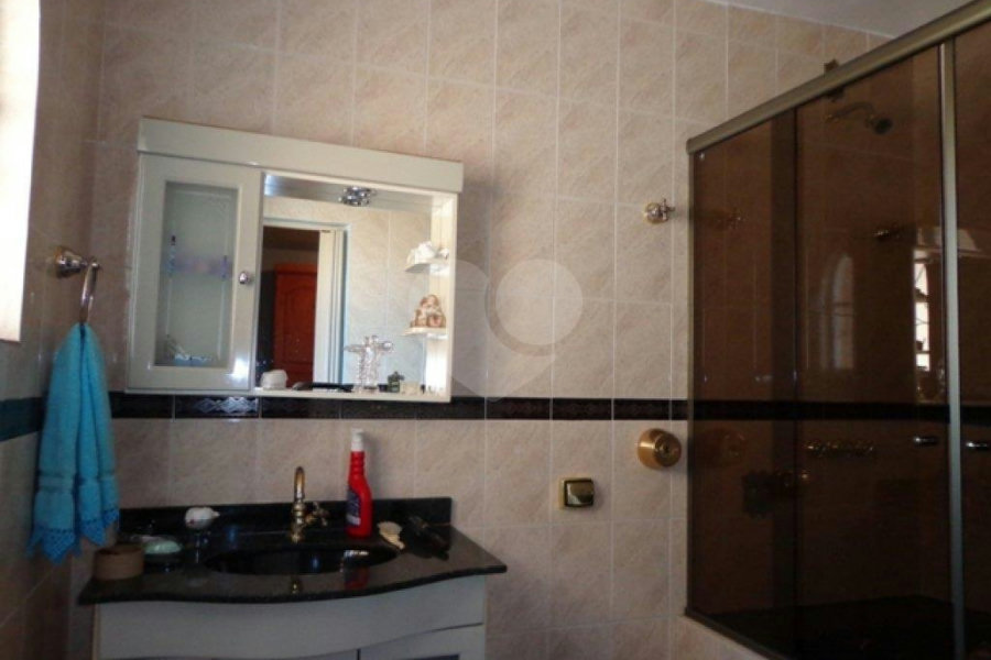 Sobrado à venda com 3 quartos, sendo 1 suíte, em Vila Nova Cachoeirinha, São Paulo, SP