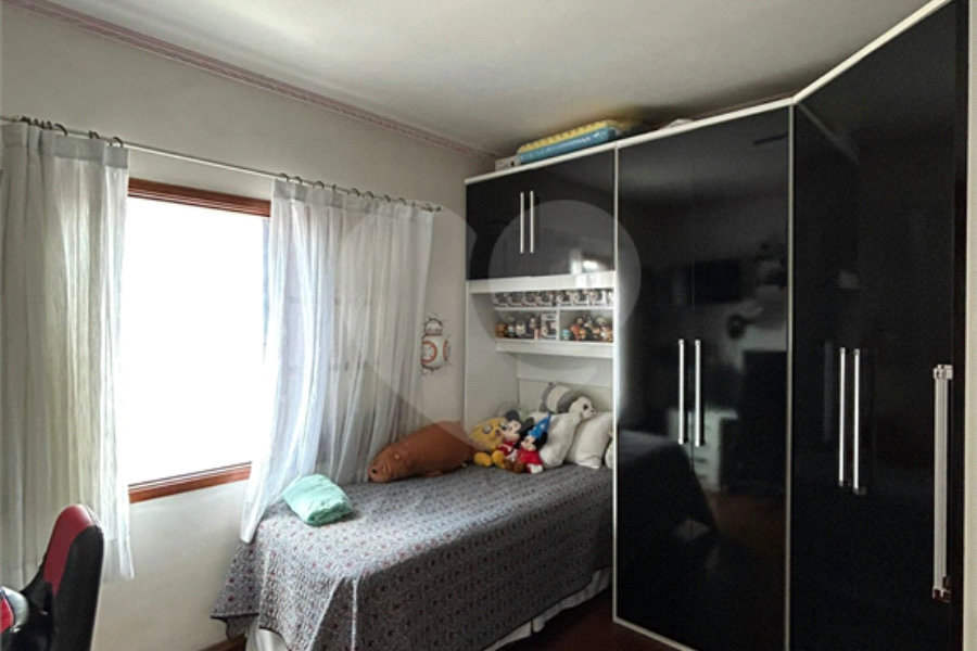 Sobrado à venda com 3 quartos, sendo 1 suíte, em Vila Nivi, São Paulo, SP
