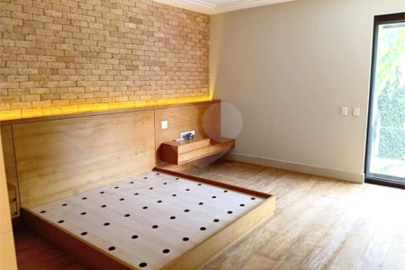 Casa de Vila à venda com 4 suítes em Granja Julieta, São Paulo, SP