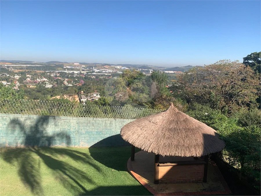 Casa para alugar com 3 quartos, sendo 2 suítes, no condomínio Alpes de Vinhedo, Vinhedo - SP