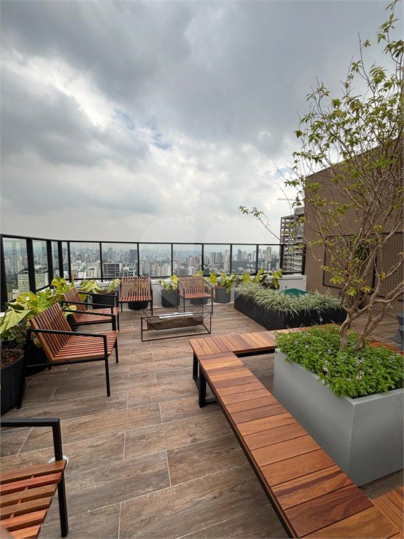 Apartamento à venda ou para alugar com 1 quarto em Pinheiros, São Paulo, SP