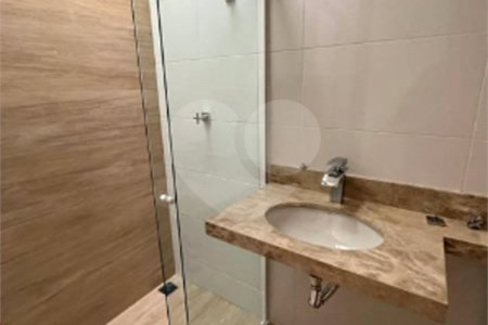 Sobrado à venda com 3 quartos, sendo 1 suíte, em Jardim Pirajussara, São Paulo, SP