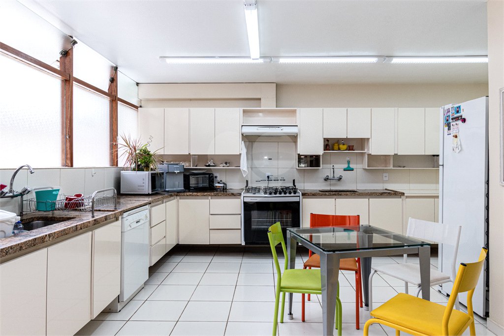 Casa de Vila à venda ou para alugar com 5 suítes em Jardim dos Estados, São Paulo, SP