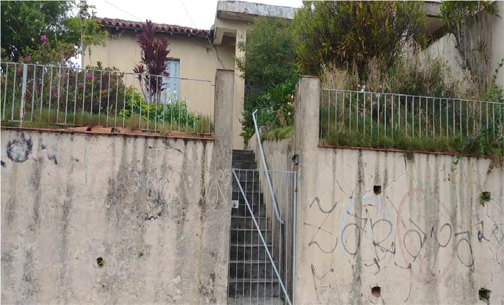 Casa Térrea à venda com 5 suítes em Vila Lageado, São Paulo, SP