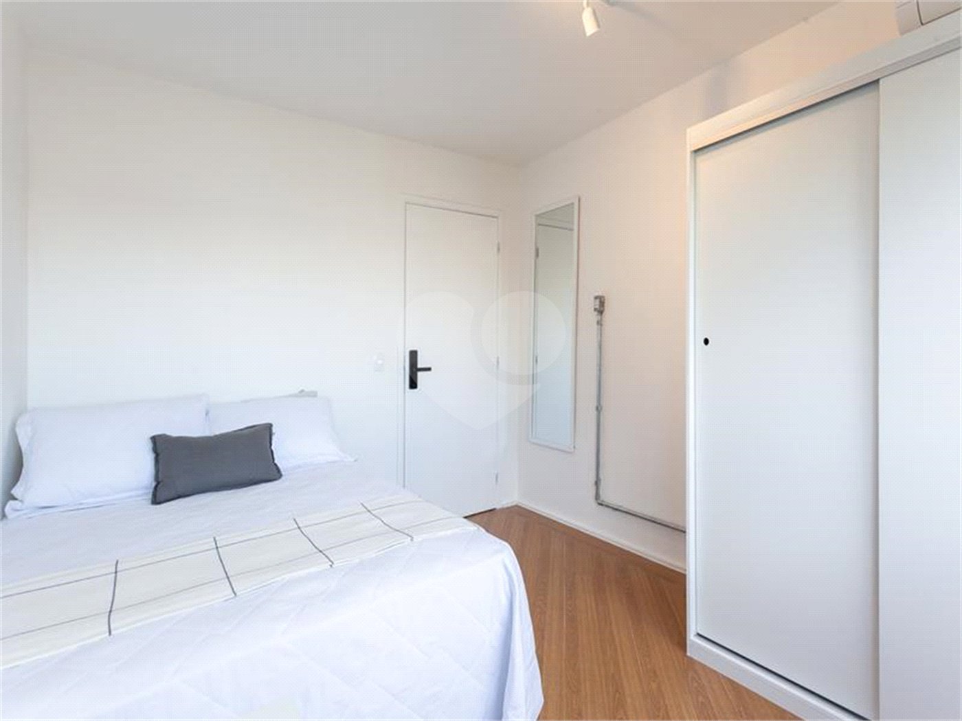 Apartamento à venda com 4 quartos, sendo 1 suíte, em Vila Olímpia, São Paulo, SP