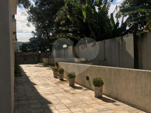 Casa à venda com 2 quartos, sendo 1 suíte,  no condomínio Res Santa Inês, São Paulo - SP