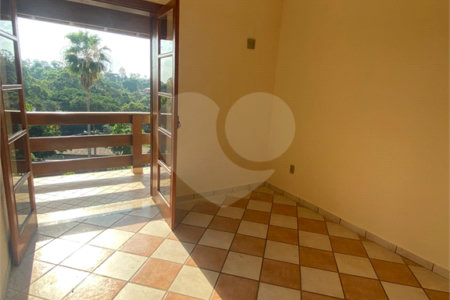 Casa à venda com 3 quartos, sendo 1 suíte, no condomínio Estância Marambaia, Vinhedo - SP
