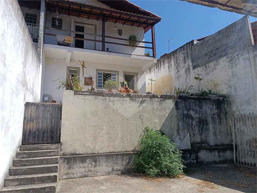 Sobrado à venda com 4 quartos em Jardim Esther, São Roque, SP
