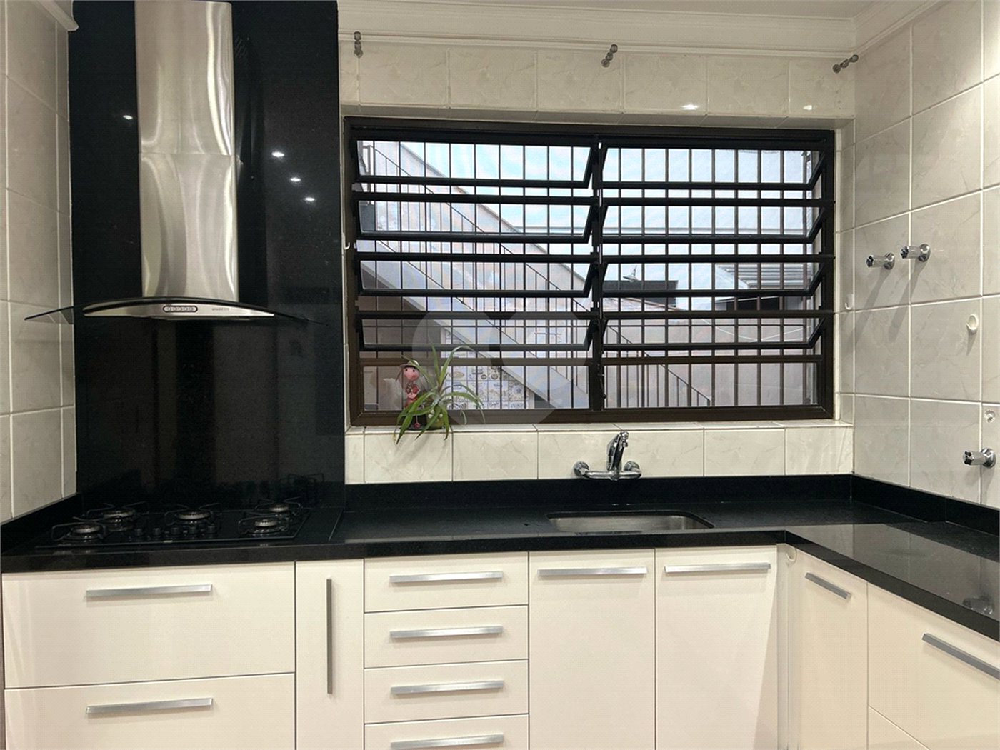 Sobrado à venda com 4 quartos, sendo 2 suítes,  em Jardim Bonfiglioli, São Paulo, SP