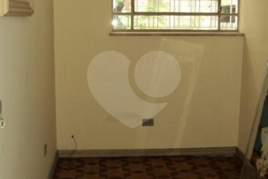 Casa à venda com 3 quartos, sendo 1 suíte, em Vila Mariana, São Paulo, SP