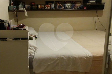 Apartamento à venda com 3 quartos, sendo 1 suíte, em Vila Olímpia, São Paulo, SP