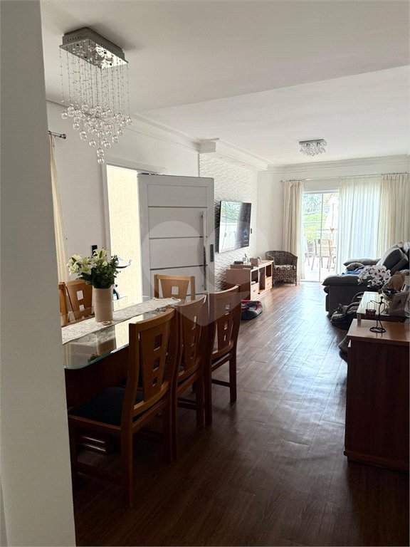 Sobrado à venda com 3 quartos, sendo 1 suíte, em Vila Irmãos Arnoni, São Paulo, SP