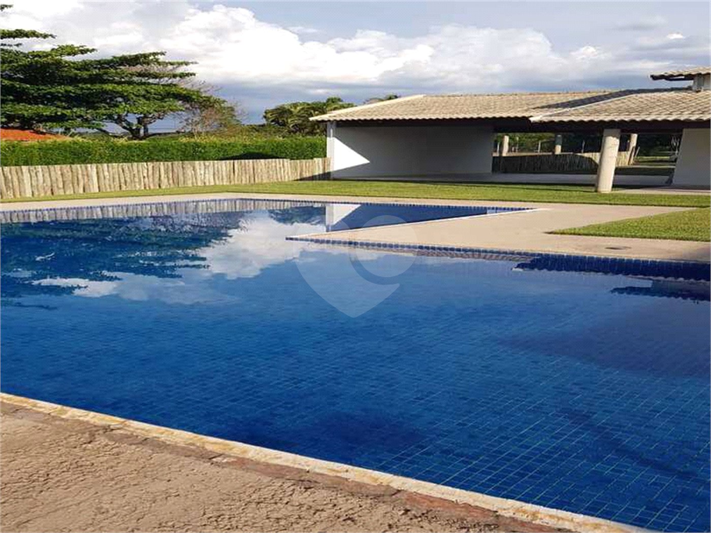 Casa à venda com 5 quartos, sendo 3 suítes, no condomínio Residencial Vale das Laranjeiras, Indaiatuba - SP